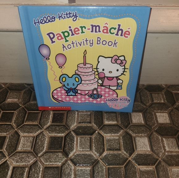 Hello Kitty Papier Mache Activity Book - Picture 1 of 3